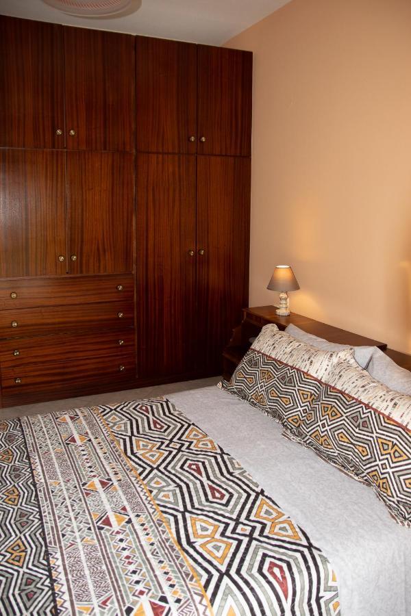 D & K Guest House Makrirrakhi Bagian luar foto